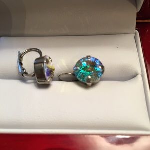 Magical short dangle earrings.